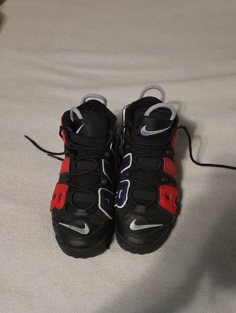 Nike Uptempo Kids 6Y Black Sneakers with Red and Navy Accents